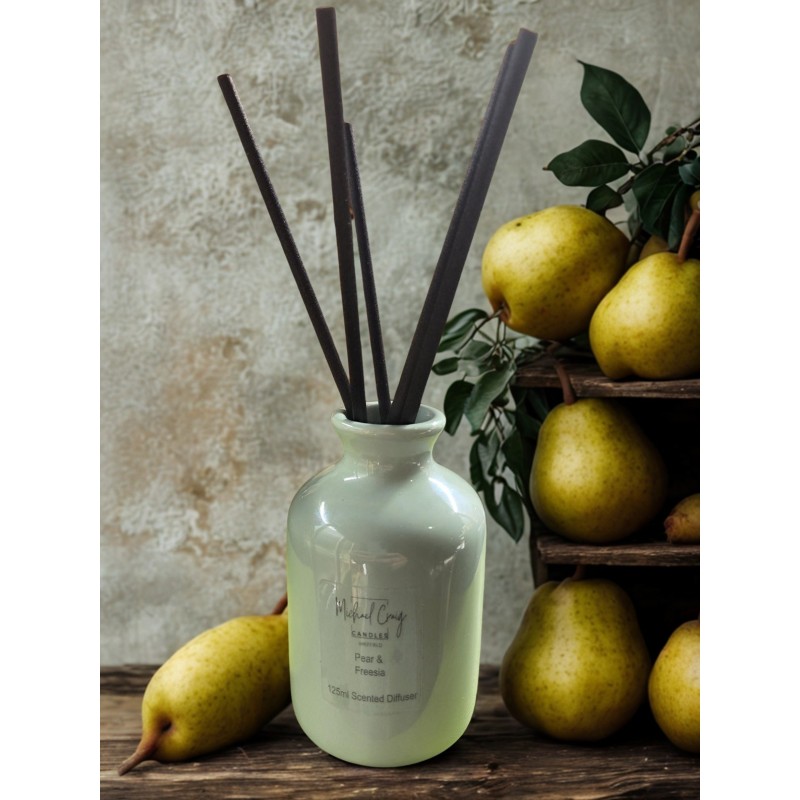 Pear & Freesia 125ml Diffuser Porcelain Green